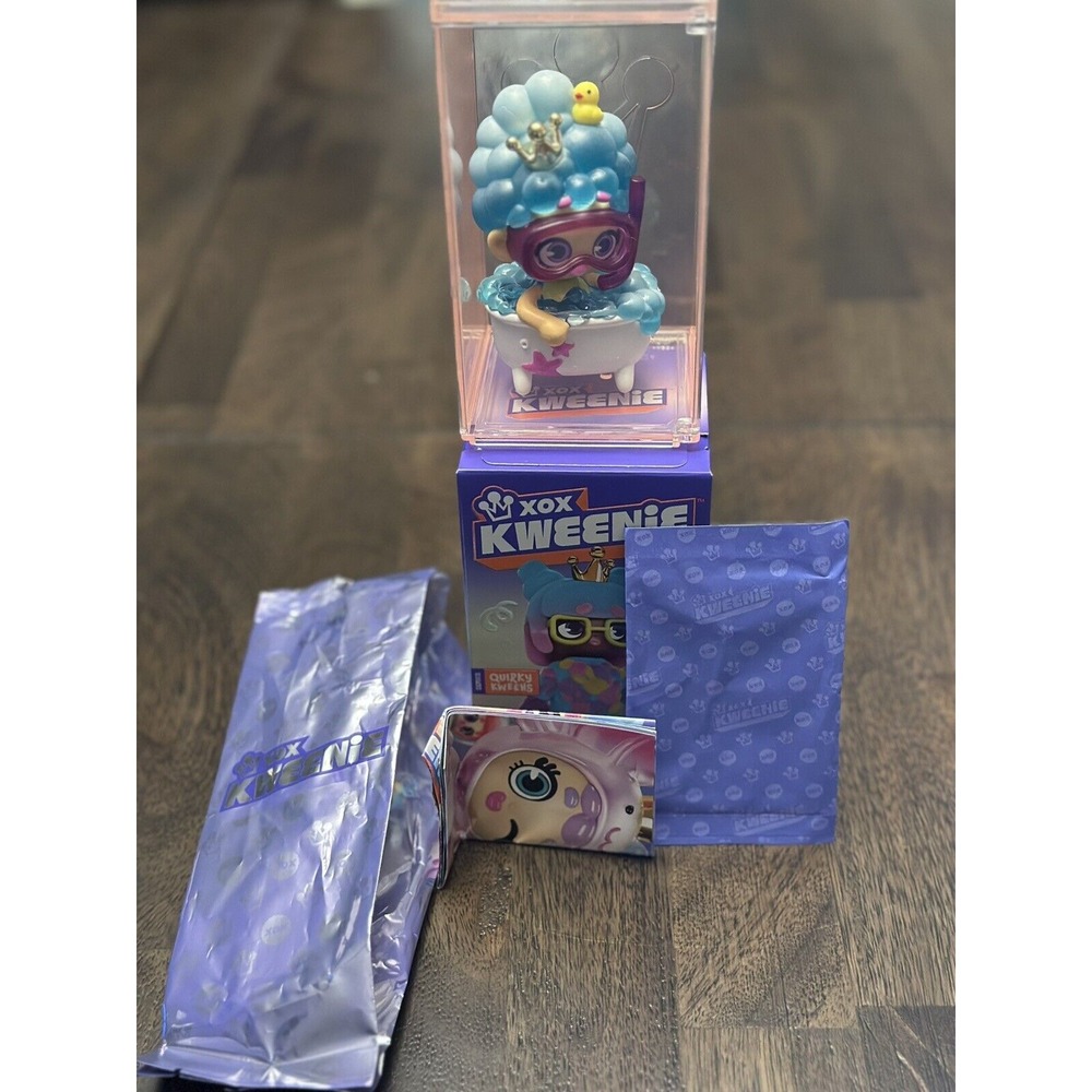 Xox Kweenie Quirky‎ Kweens Series Kween of Me Time Figure Card & Display Case